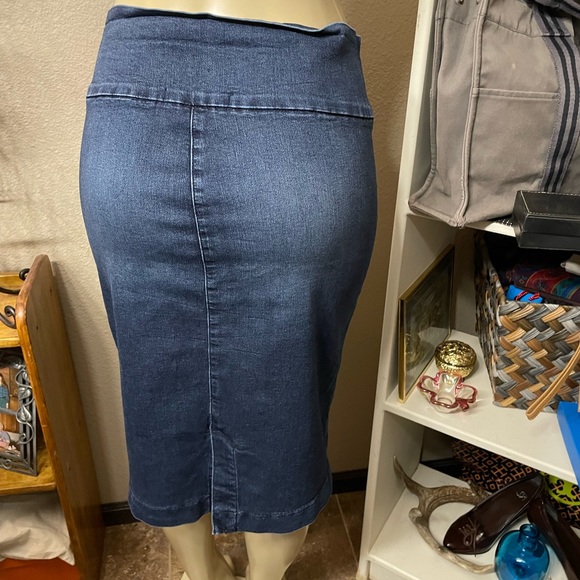 💙Great Condition M Level 99 Skirt - Picture 3 of 6